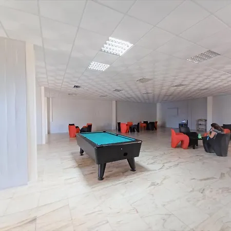 Tarik Beach Apartment Портиман